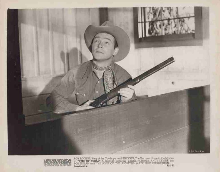 EYES OF TEXAS, 1948, movie stills, DEALERS LOT, Roy Rogers, Andy Devine