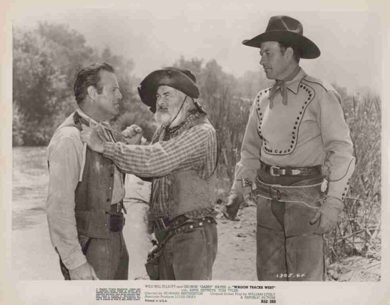WAGON TRACKS WEST, 1943, movie stills, DEALERS LOT, Wild Bill Elliott, Gabby Hayes